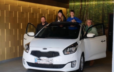 Familie W. mit dem KIA Carens