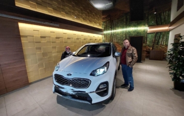 Murat B. mit seinem neuen Kia Sportage